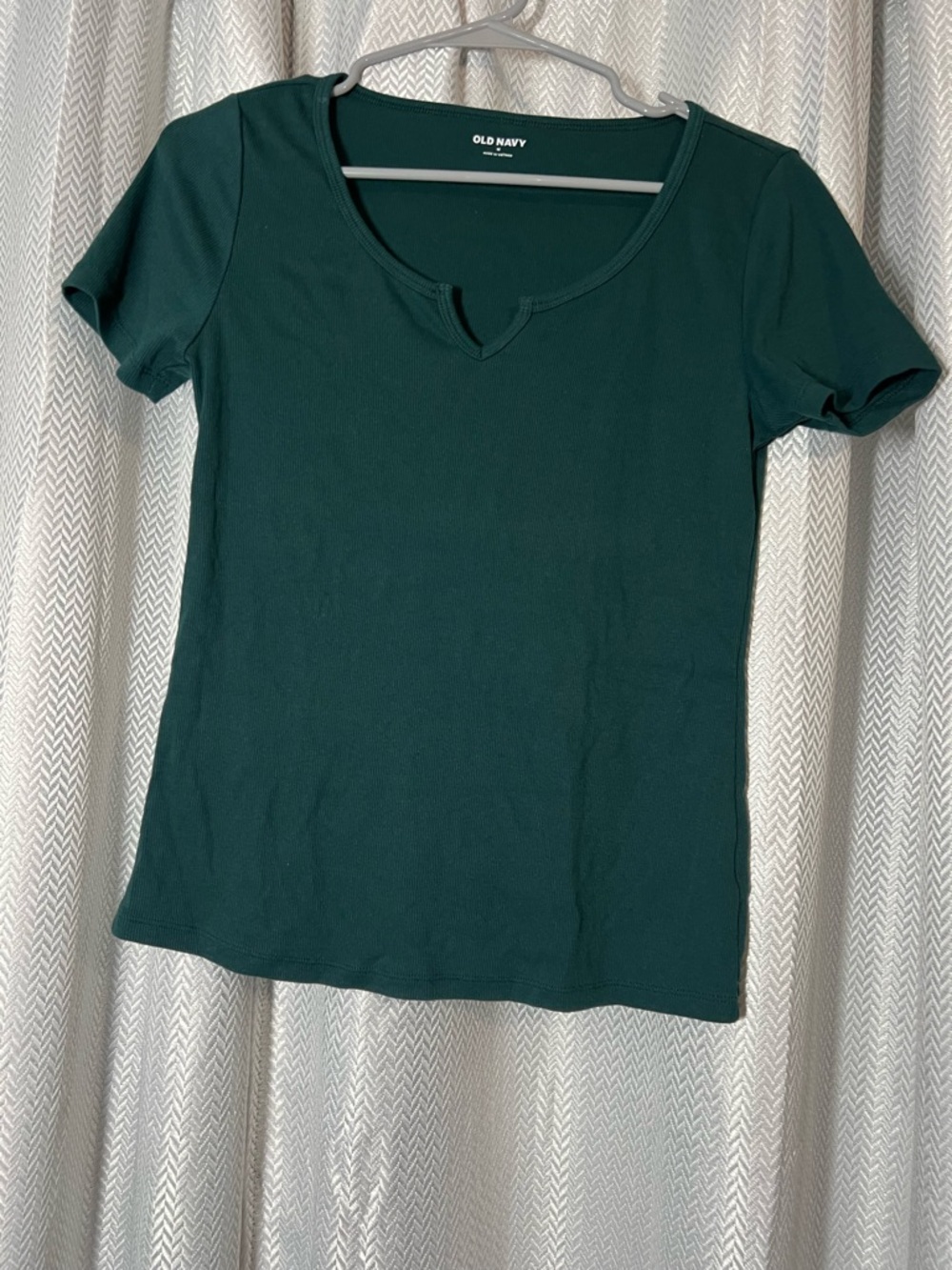 Old Navy Women's Deep Green Short Sleeve Notch Tee Size: M